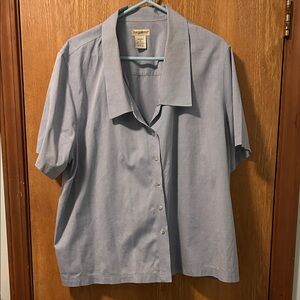 Vintage Travel Smith short sleeved wrinkle resistant blouse.  Size 3X. Soft blue